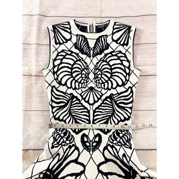 Alexander McQueen Womens Sleeveless Shell Jacqured Midi Dress - XS - Picture 11 of 16